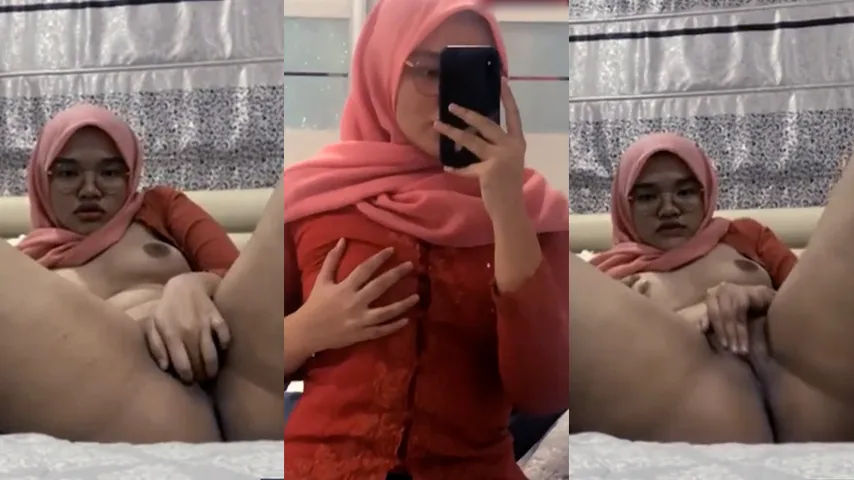Cewe Jilbab Pink Colmek