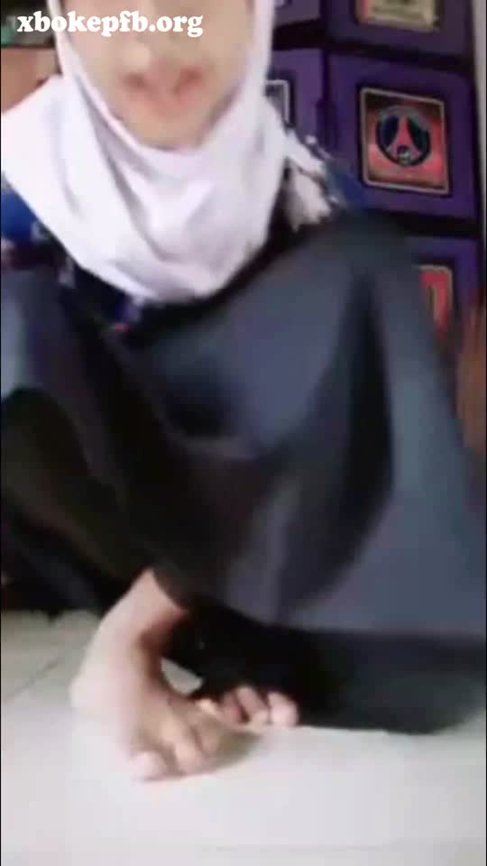 Bokep_Memek_Esempeh_Jilbab_Sange_Colmek_2_Jari_-_Lulustream.mp4
