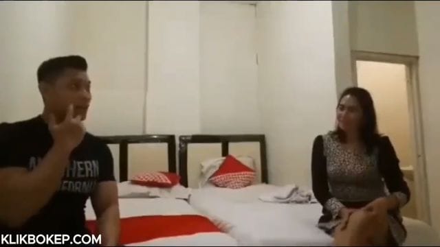 Bokep Indo Open BO Diawali Dengan Ngobrol Sebelum Ngentot