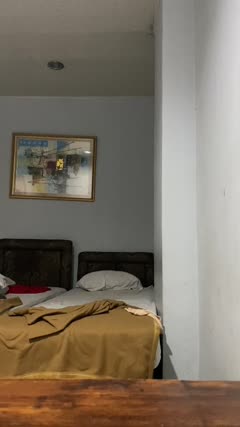 Dengerin percakapannya a212