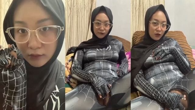 Bokep Indo Laras Hijab Omek Pake Kostum Spiderman
