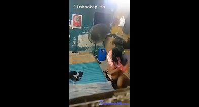 Ngintip Adek Dari Kamar Sebelah Ternyata Lagi Wikwik Bokep Indo
