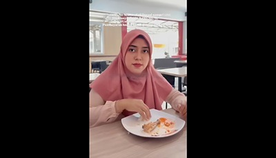 Uztadzah Rahma Sepulang Makan Bikin Konten
