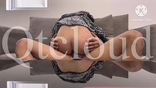 QTCLOUD Hijab Ngewe di Sofa